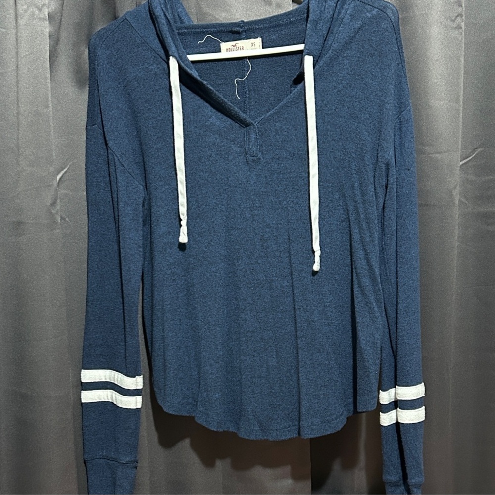 Hollister Women's Navy Hoodie with White Accents